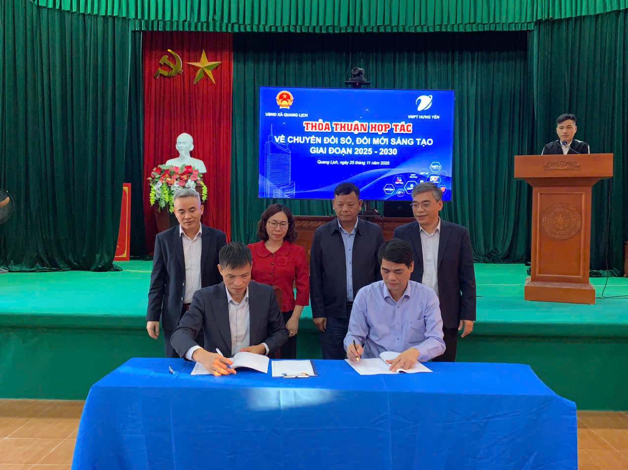 Triển khai các giải pháp chuyển đổi số giai đoạn 2025 - 2030 trên địa bàn xã và ký kết thoả thuận hợp tác về chuyển đổi số, đổi mới sáng tạo giai đoạn 2025 - 2030 giữa UBND xã với VNPT Hưng Yên