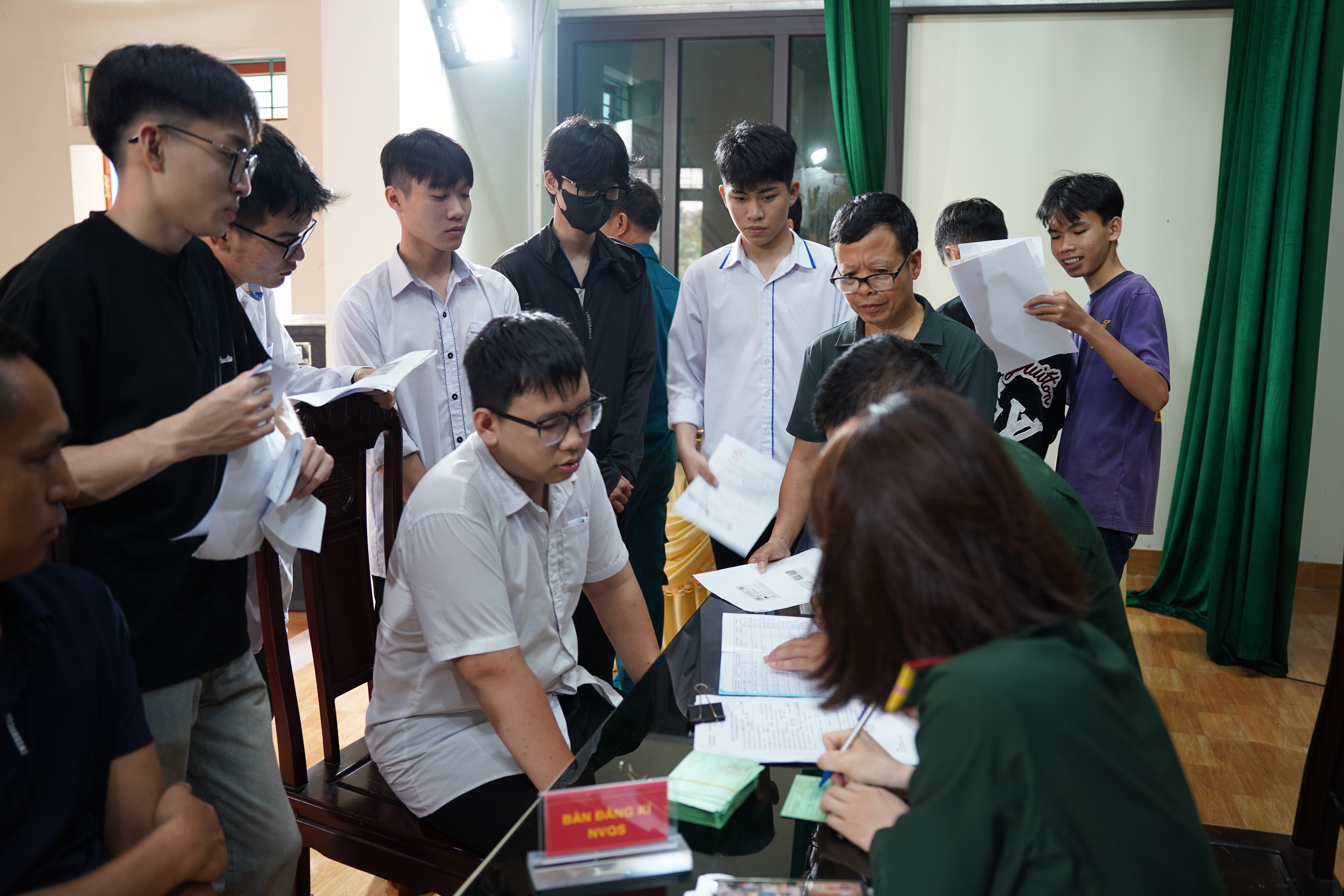 Ban Chỉ huy Quân sự xã tổ chức đăng ký Nghĩa vụ quân sự lần đầu, đăng ký nguồn động viên