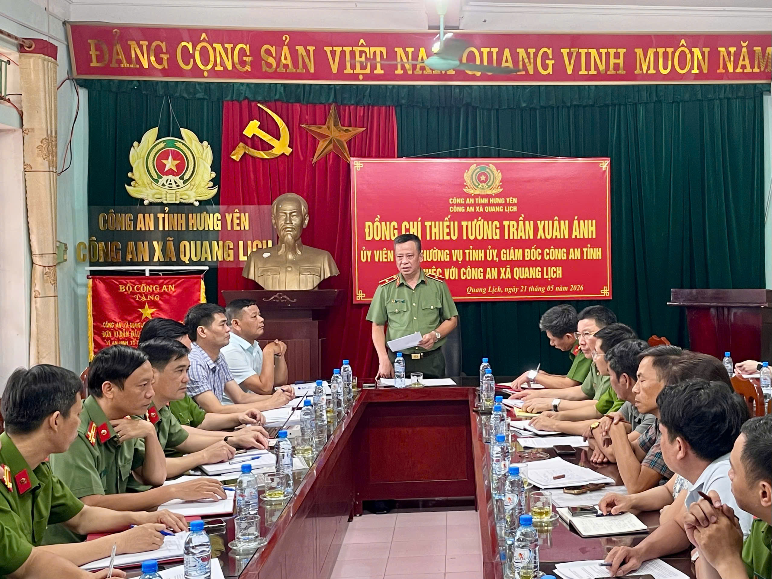 Đồng chí Giám đốc Công an tỉnh làm việc với Công an xã Quang Lịch đánh giá kết quả, tiến độ thực hiện nhiệm vụ xây dựng xã không ma túy