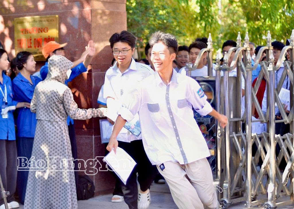 Hưng Yên: Công bố điểm chuẩn vào lớp 10 THPT công lập năm học 2026 - 2027