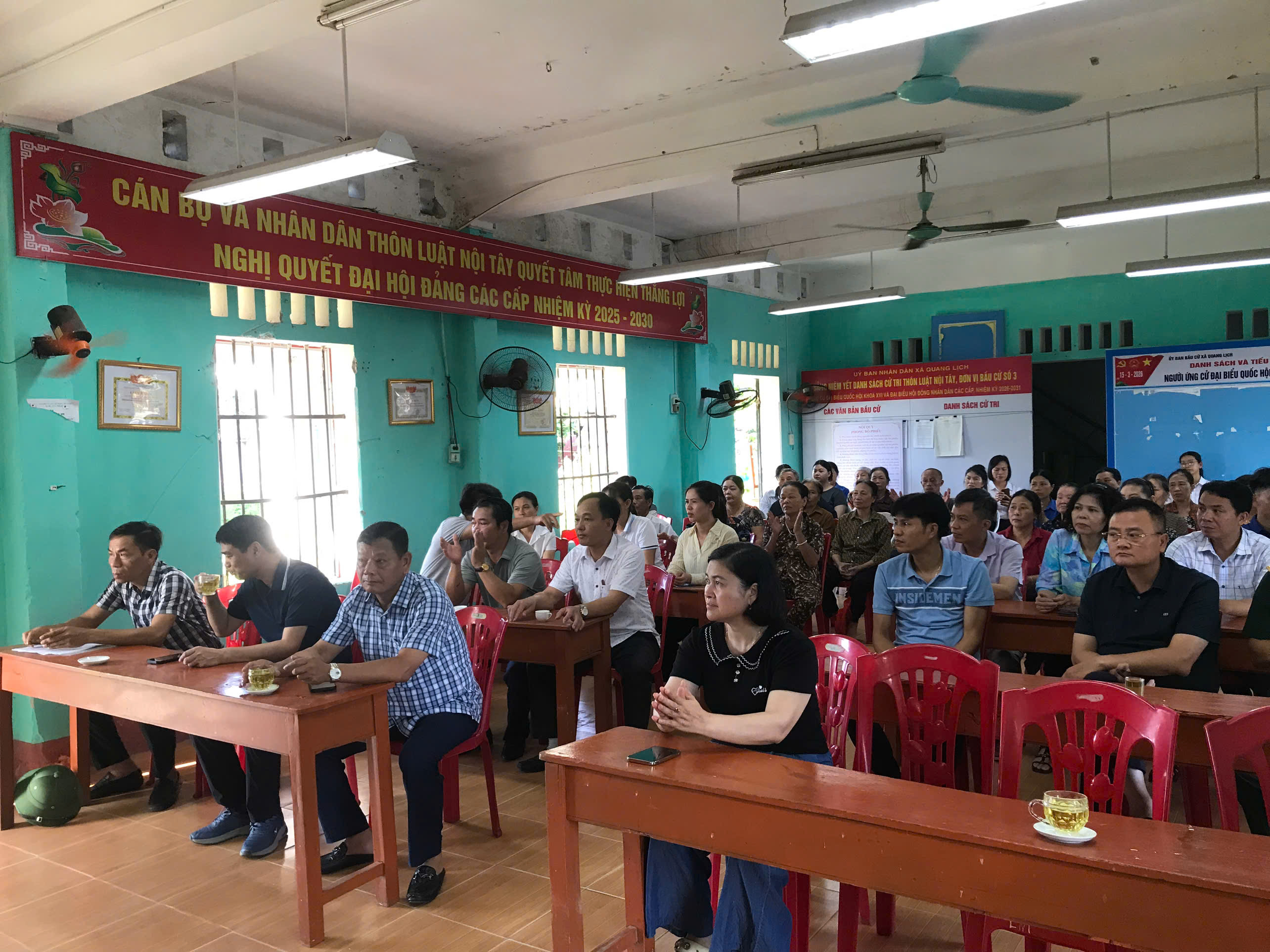 Ra quân hưởng ứng phong trào “ toàn dân chung tay bảo vệ môi trường vì một Việt Nam xanh – sạch – đẹp”