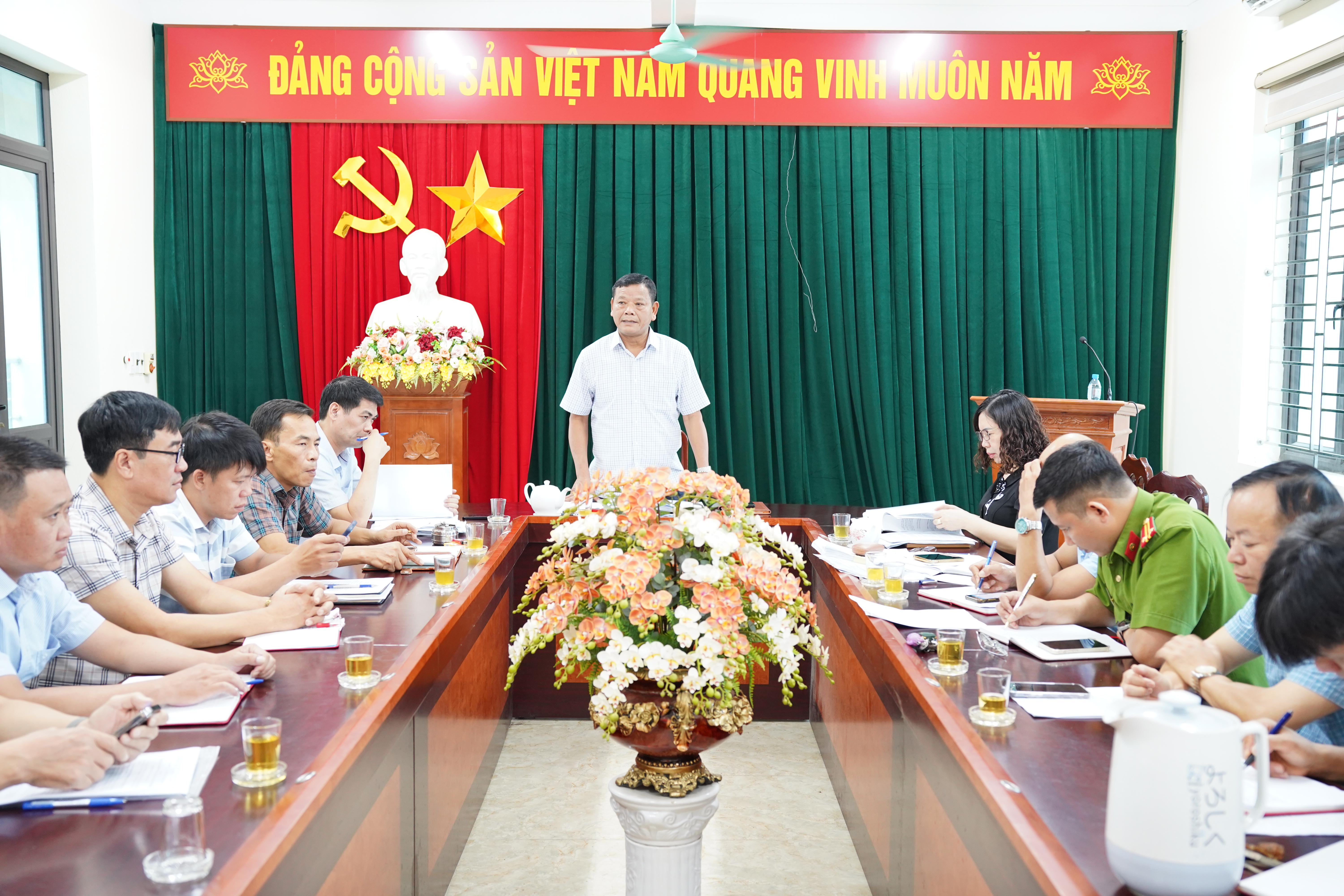 Đảng ủy xã Quang Lịch họp Ban Chỉ đạo về phát triển khoa học, công nghệ, đổi mới sáng tạo và chuyển đổi số; Ban Chỉ đạo thực hiện dân chủ ở cơ sở
