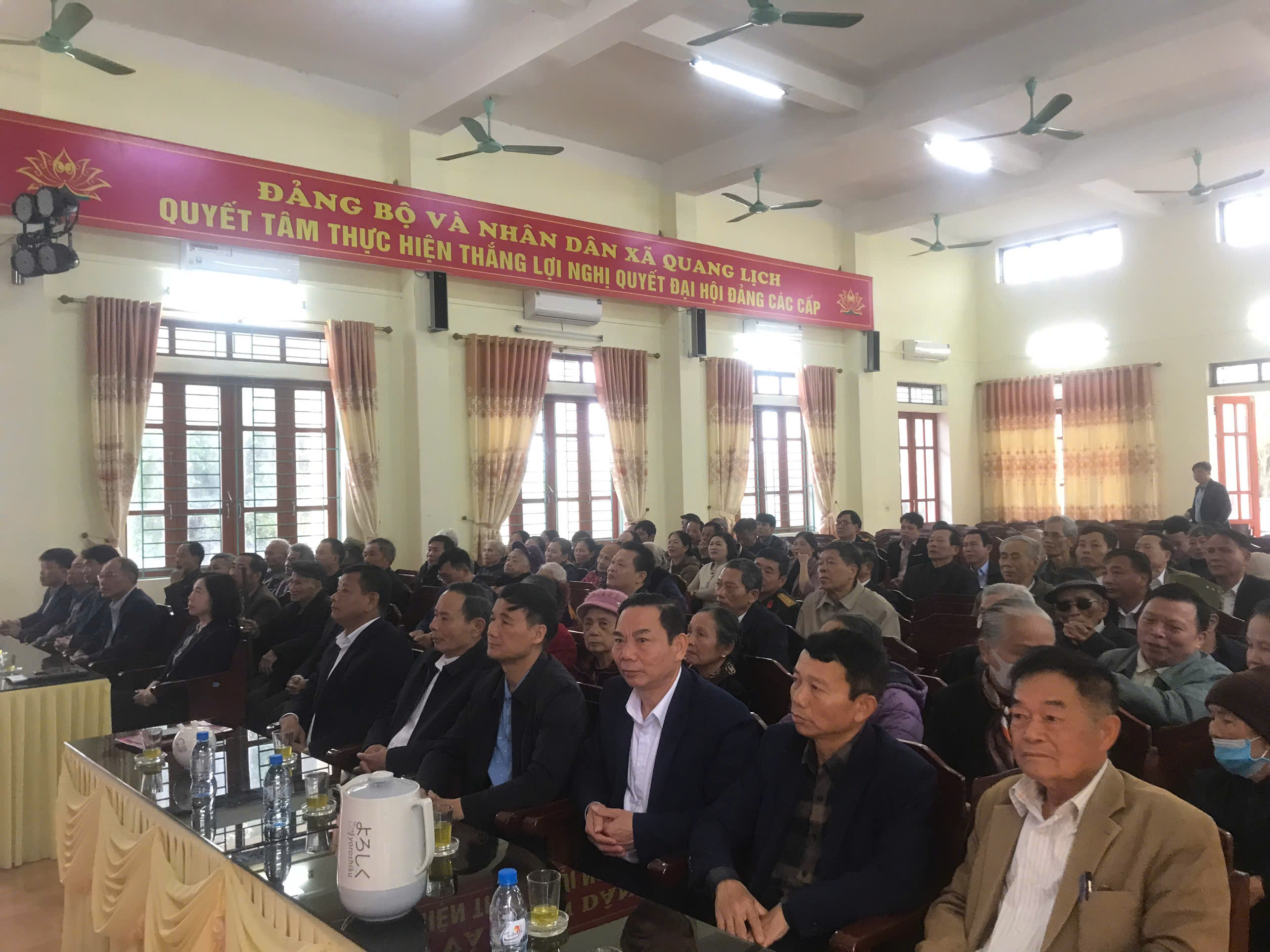 Gặp mặt các đồng chí cán bộ nghỉ hưu, nghỉ chế độ trên địa bàn xã