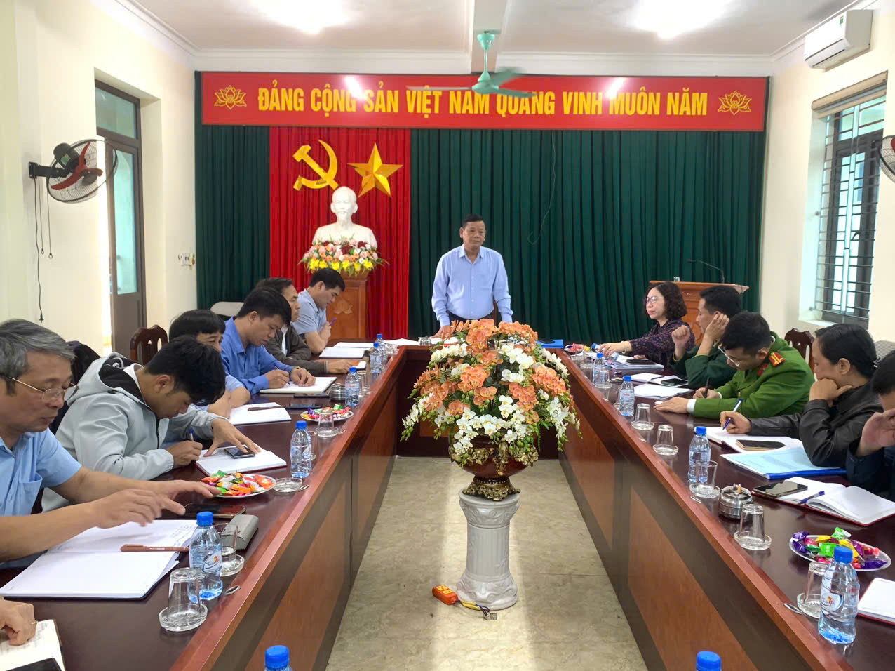 Thảo luận, thống nhất công bố danh sách chính thức người ứng cử đại biểu HĐND xã, nhiệm kỳ 2026 - 2031 theo từng đơn vị bầu cử