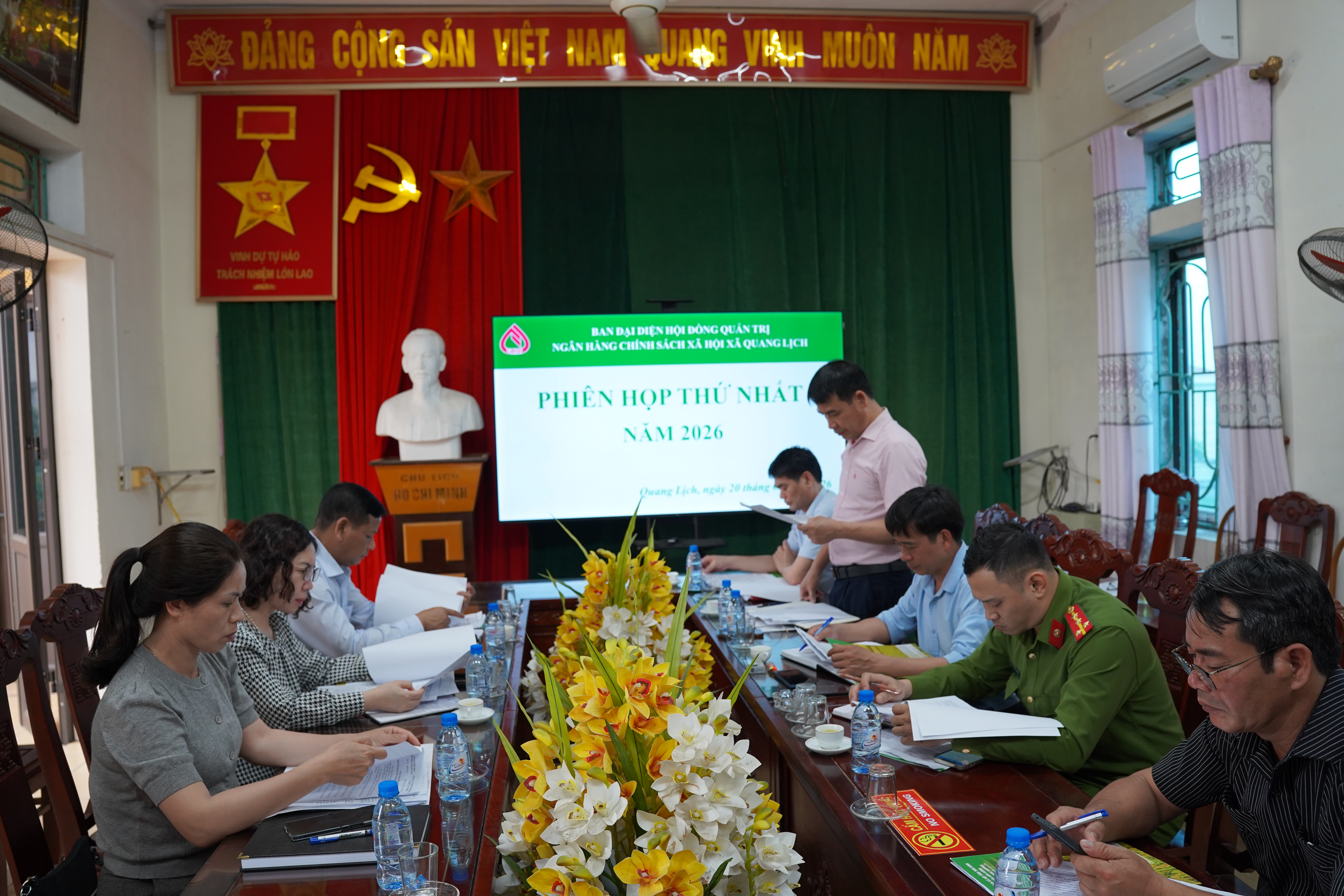 Ban đại diện Hội đồng quản trị Ngân hàng CSXH xã họp phiên thứ nhất năm 2026