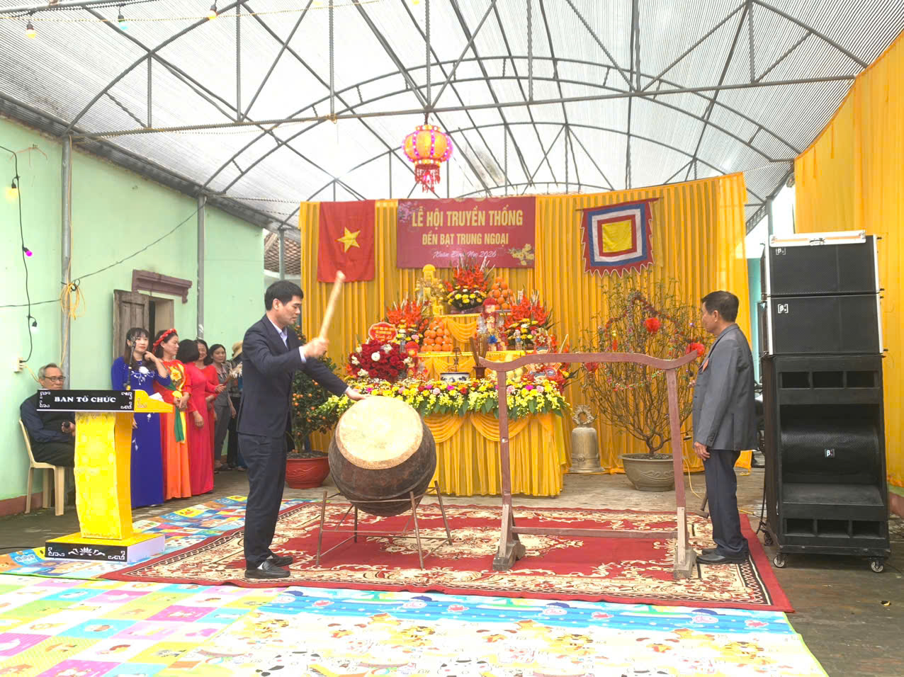 Khai mạc lễ hội truyền thống Đền Bạt Trung Ngoại