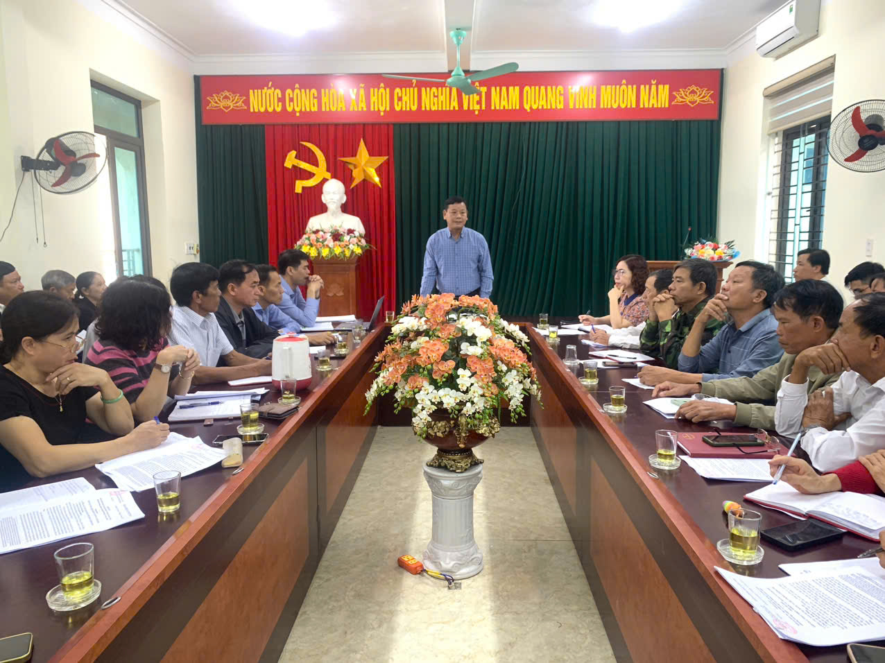 Hội nghị Ban Chấp hành Đảng bộ xã mở rộng