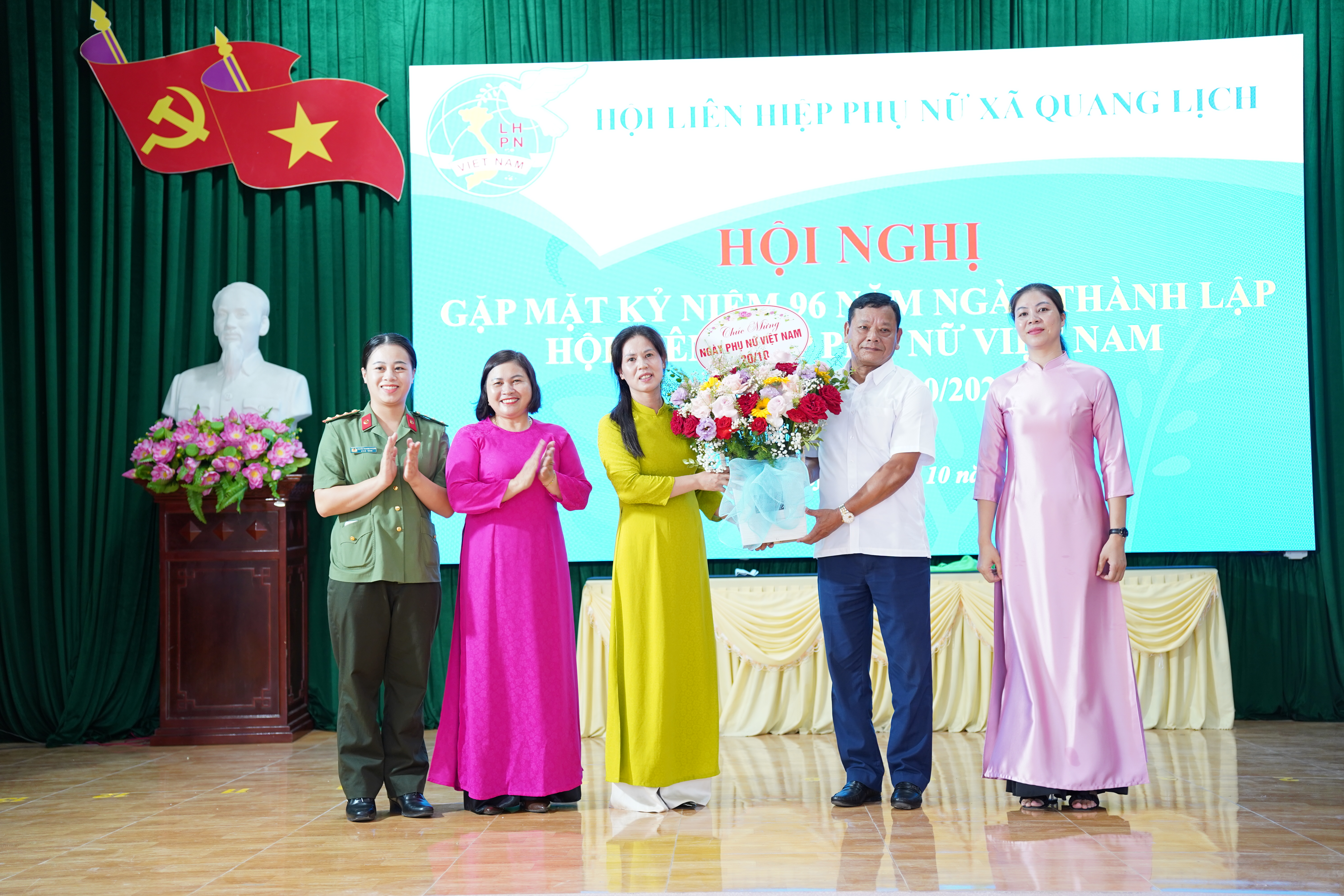 Hội Liên hiệp Phụ nữ xã gặp mặt kỷ niệm 96 năm Ngày thành lập Hội Liên hiệp Phụ nữ Việt Nam 20/10